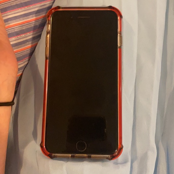 iPhone 8 Plus - Picture 2 of 5